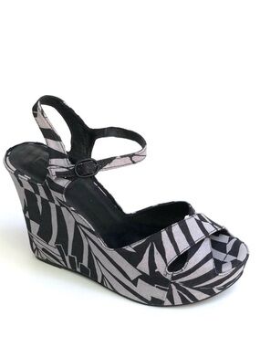 New! Matiko Lynn Leaf Print Canvas Shoes 9